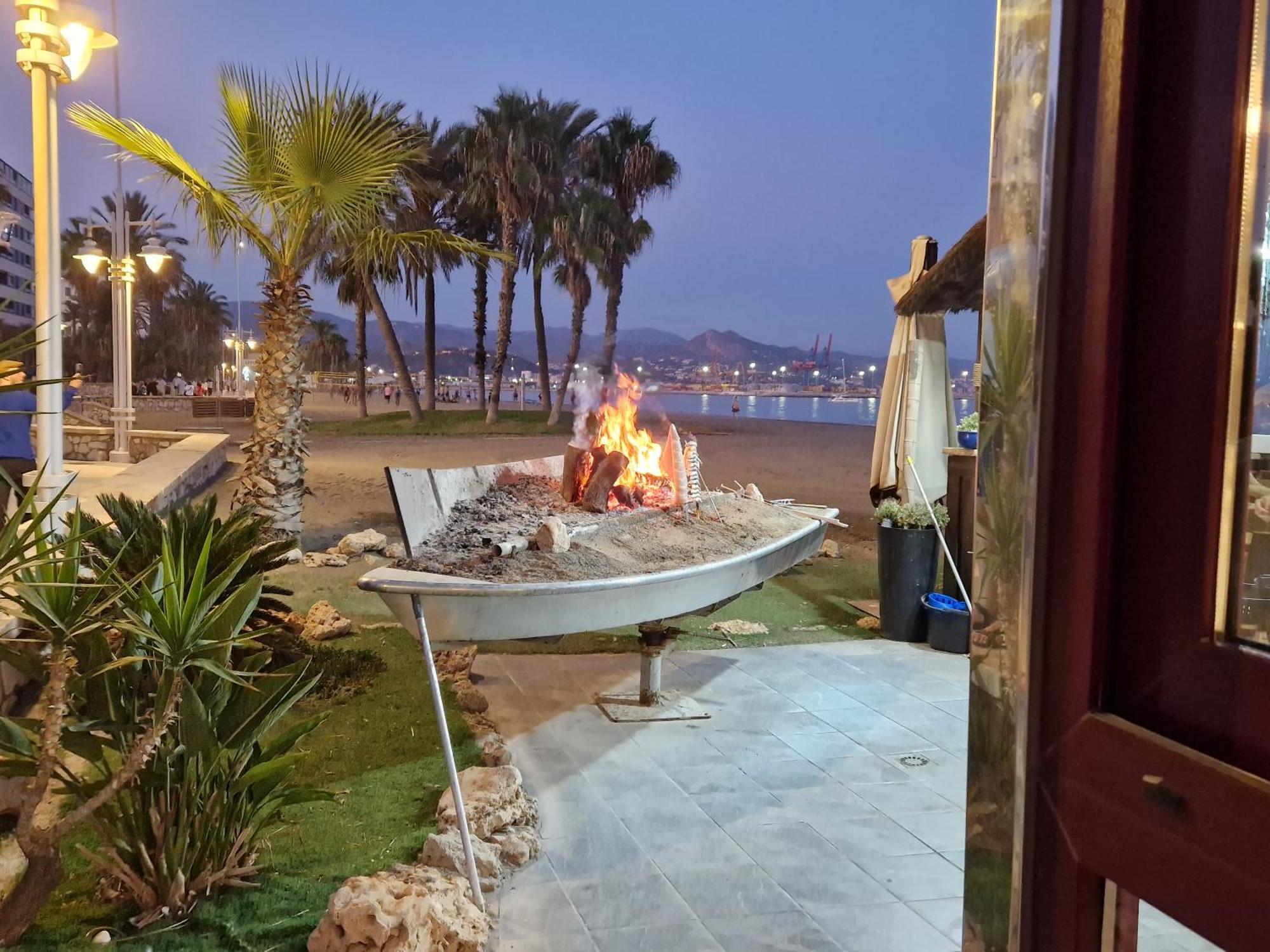 Apartamento Abadia Malaga Ngoại thất bức ảnh
